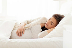 妊娠中の眠気やだるさがひどい原因や対策！